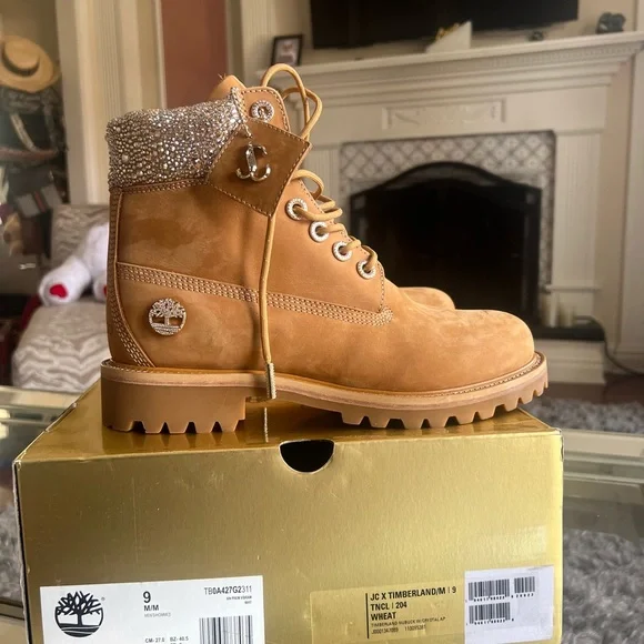 Brand new unused Jimmy Choo Timberland colección boots original in the box! Jimmy Choo X TIMBERLAND Nubuck Graffiti Womens Ankle Boots  main image 2